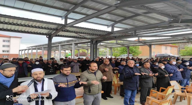 Ankarada vatandaşlar yağmur duasına çıktı