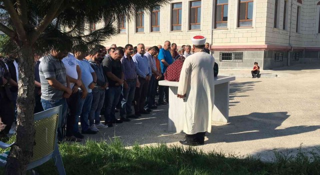 Annesinin öldürdüğü minik Elaya acı veda