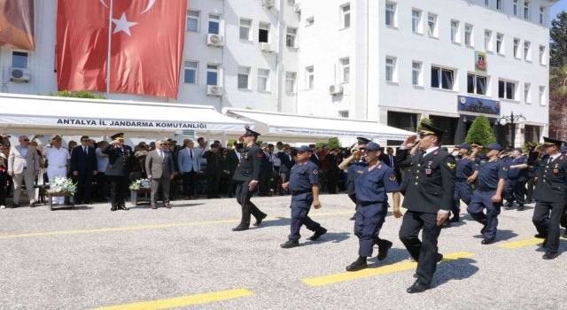 Antalya İl Jandarma Komutanlığında ‘özel bireylere Temsili Askerlik Töreni düzenlendi