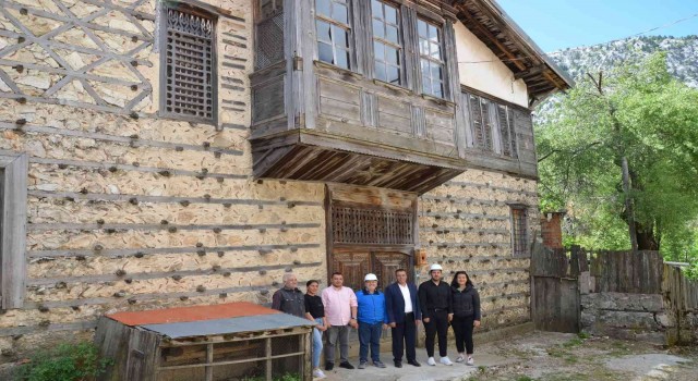 Antalyada 300 yıllık tescilli 40 düğmeli ev turizme kazandırılacak