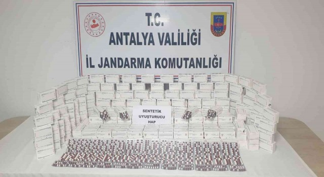 Antalyada piyasa değeri 1 milyon 500 bin TL değerinde uyuşturucu ele geçirildi