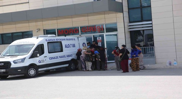 Antalyada tabanca ile şaka ölüm getirdi