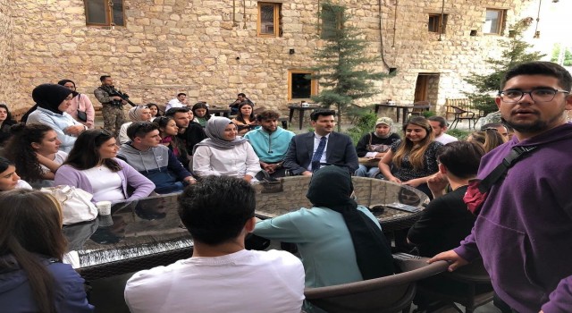 Antalyalı üniversite öğrencileri Çukurcayı gezdi