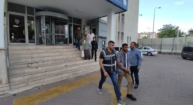 Aranan şahıslar kapana kısıldı