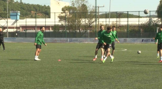 Arnavutköy Belediyespor ikinci lige adım adım ilerliyor