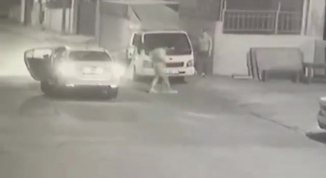 Ataşehirde 10 bin TLlik akü çalan hırsızlar kıskıvrak yakalandı