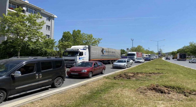 Ataşehirin bitmeyen çilesi: Gümrükte tır kuyrukları