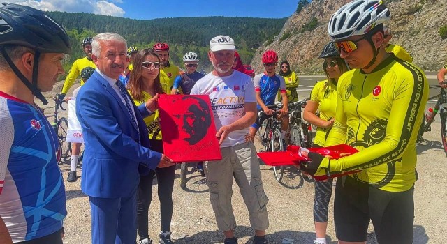 Atatürkün evinden alınan toprak ve Türk bayrağı Çankırıya ulaştı