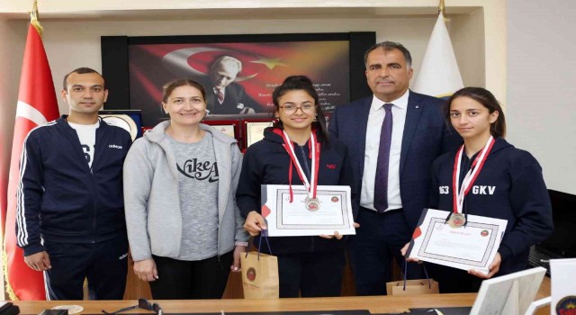Atletizmde Türkiye birinci ve ikincisi Gaziantepten