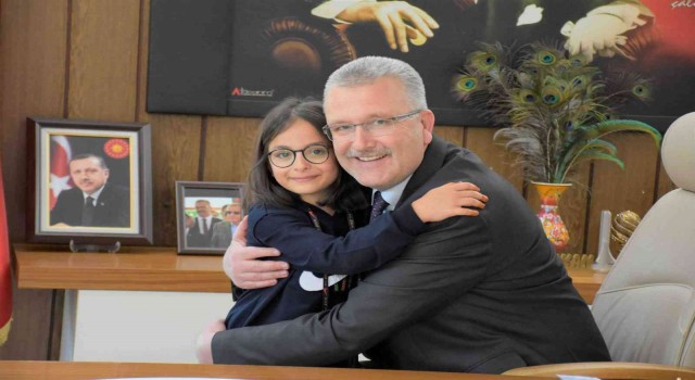 Avrupa şampiyonu olan Karacabey Belediyesporlu Elif, Türkiyeyi gururlandırdı
