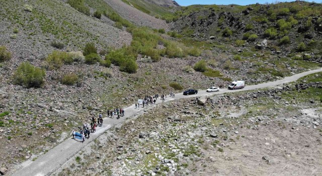 Avrupanın en büyük kraterinde sağlıklı beslenme ve hareketli yaşam yürüyüşü