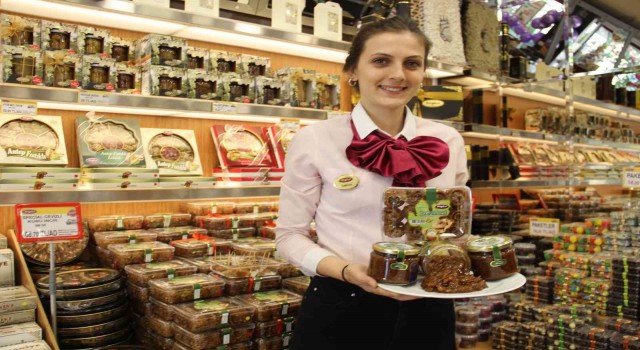 Aydının milli meyvesi incir her haliyle sofralardaki yerini koruyor