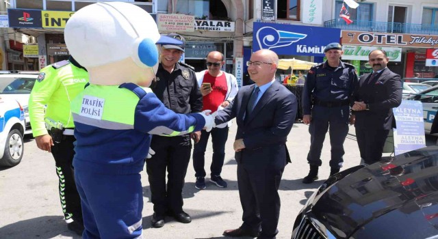 Ayvalıkta Kaymakam Yamandan Yayalar İçin 5 Adımda Güvenli Trafik etkinliğine tam destek