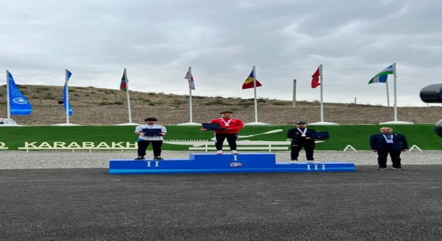 Azerbaycandaki yarışlara Sakaryalı kano sporcuları damga vurdu