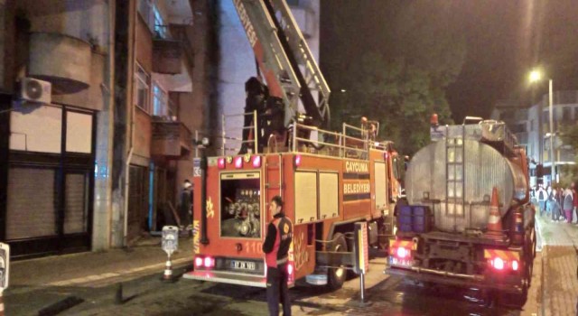 Baca yangını mahallede paniğe neden oldu