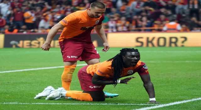 Bafetimbi Gomis 9. golünü attı