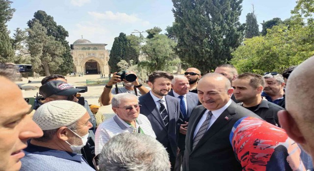 Bakan Çavuşoğlu, Mescid-i Aksayı ziyaret etti