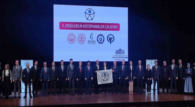 Bakan Derya Yanıktan İzmir Kavram Meslek Yüksekokuluna ödül
