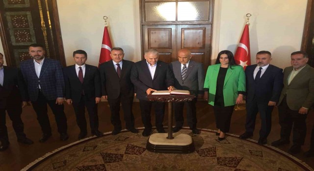 Bakan Kirişci ve AK Parti Genel Başkan Vekili Yıldırım Adanada