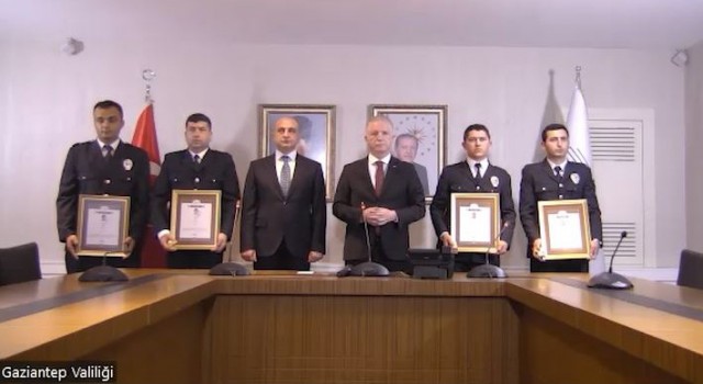 Bakan Soyludan saldırı girişimine anında müdahale eden polislere ödül