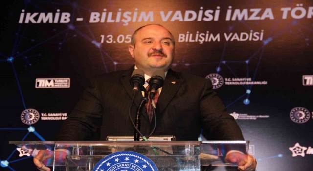 Bakan Varank: Tüm zamanların en yüksek aylık ihracatına imza attık