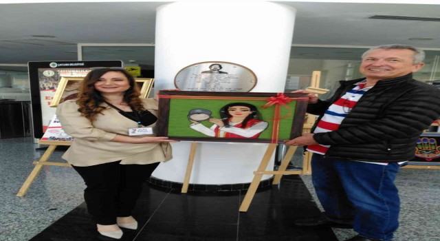 ‘Bakraçlı kadın keçe sanatı tablosu hediye edildi