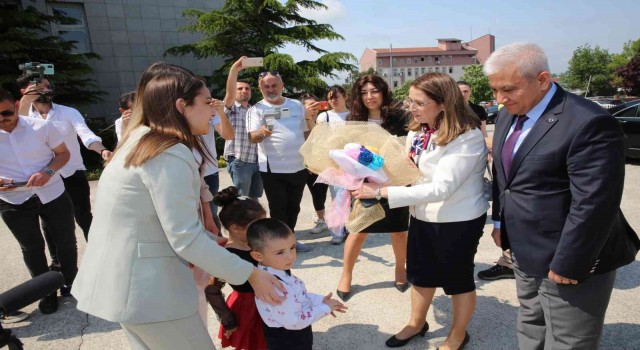 Bartının ilk kadın Valisi Arslan göreve başladı