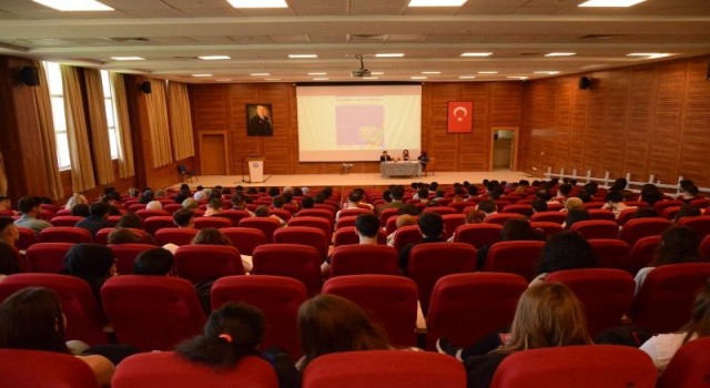 BARÜde “Gençlik ve Sosyal Medya” söyleşisi gerçekleştirildi