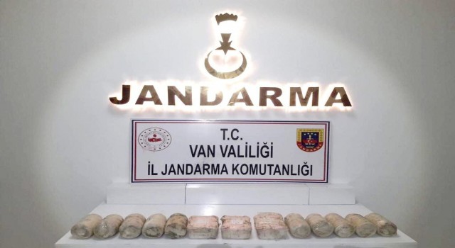 Başkalede 9 kilo uyuşturucu ele geçirildi