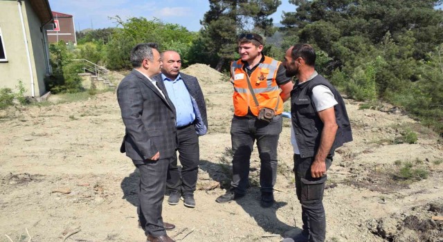 Başkan Altınöz, yıkılacak olan DSİ binasının alanını inceledi