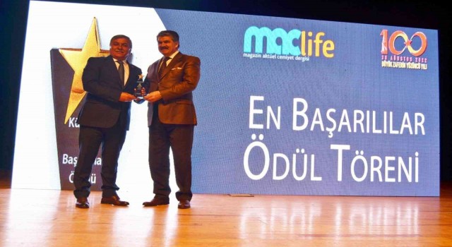 Başkan Arif Tekeye “Yılın En Başarılı Belediye Başkanı” ödülü