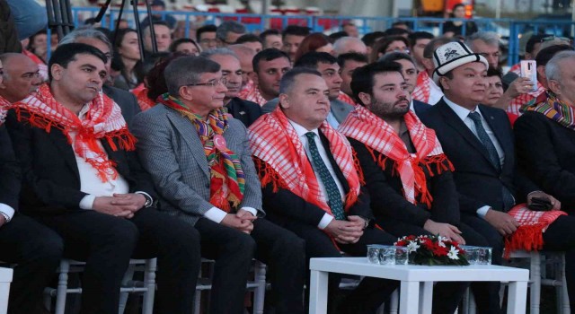 Başkan Böcek: Toroslardan tüten dumanı Antalyadan dünyaya yayıyoruz