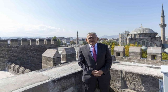 Başkan Büyükkılıç: “Kayseriye kulak verildiğinde, tarih sizi çağırır”