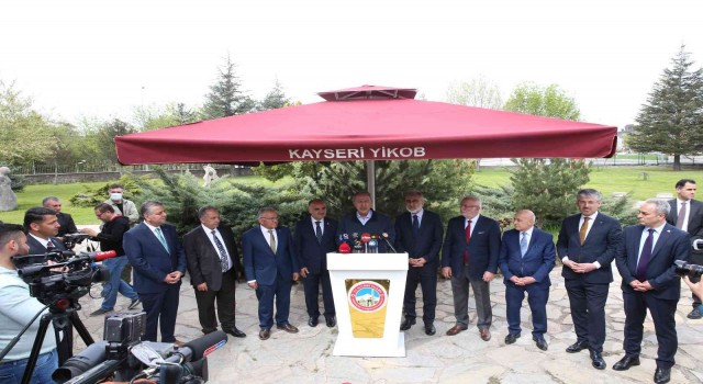 Başkan Büyükkılıçtan devlet-millet ile iç içe bayram kutlaması