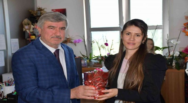 Başkan Ceylan Anneler Gününü unutmadı