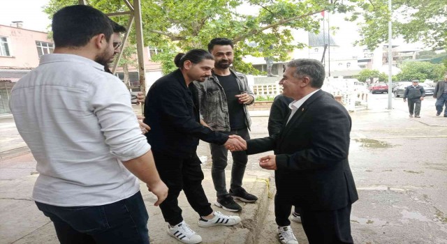 Başkan Erol, vatandaşlarla bayramlaştı