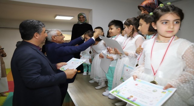 Başkan Güder, minik öğrencilerin Kuran-ı Kerime geçiş törenine katıldı