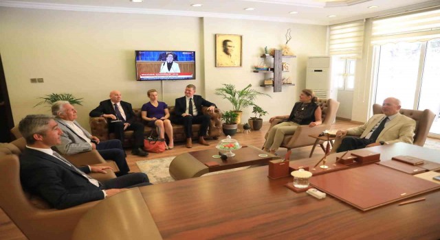 Başkan Oktay, İngiliz Diplomat Chilcottu ağırladı