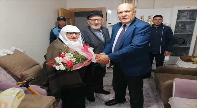 Başkan Pekmezci “Anneler Gününde şehit annelerini unutmadı
