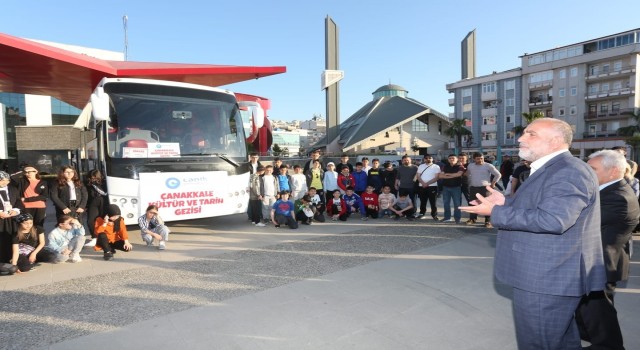 Başkan Sandıkçı öğrencileri Çanakkaleye uğurladı