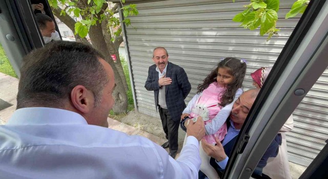 Başkan Yıldız vatandaşlarla bayramlaştı