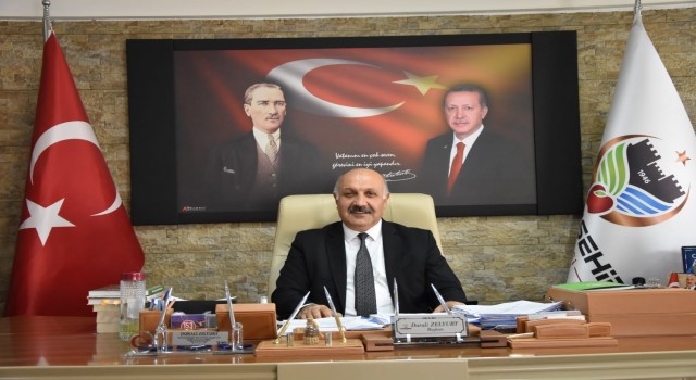 Başkan Zelyurtdan bayram kutlaması