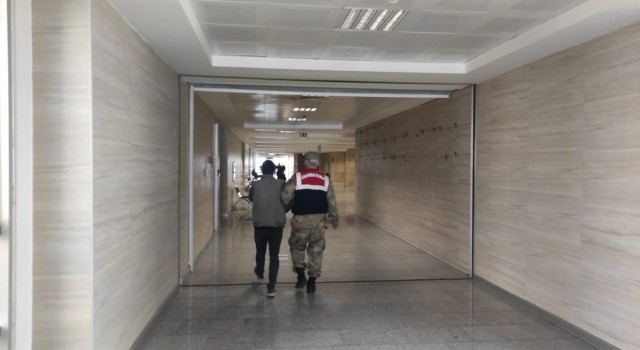 Batmanda petrol kuyusu hırsızları suçüstü yakalandı