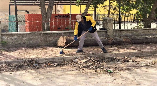 Bayburtun sokaklarında bahar temizliği