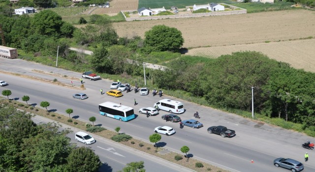 Bayram dönüşü trafiğine helikopterli denetim