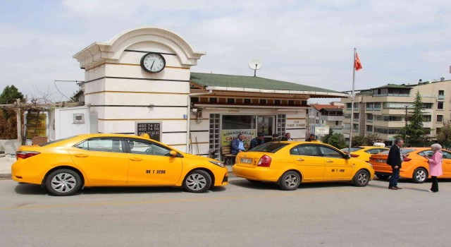 Bayram sakinliğini fırsat bilen Başkentliler soluğu parklarda aldı