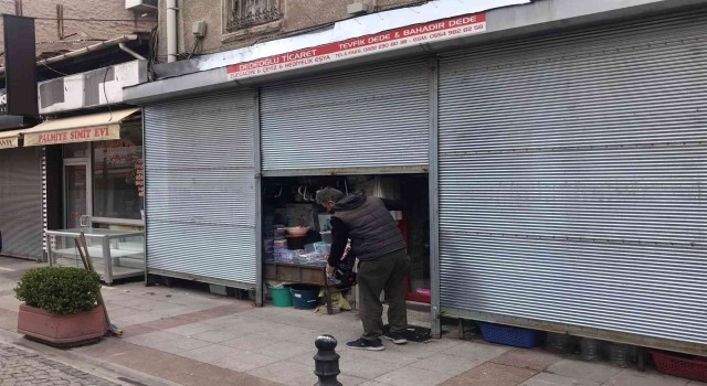 Bayramın son gününde kepenkler kalkmaya başladı