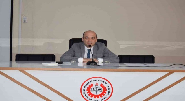 Besnide öğrencilere doktorluk anlatıldı