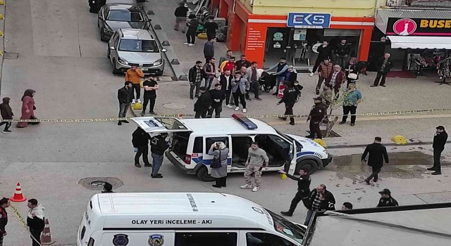 Beylik tabancasından çıkan kurşunla vurulan polis memuru hayatını kaybetti
