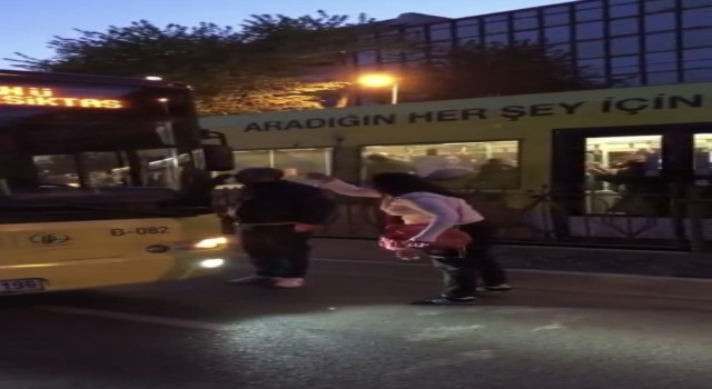 Beyoğlunda “beni sıkıştırdın” kavgası: İETT şoförüne yumrukla saldırıp küfretti